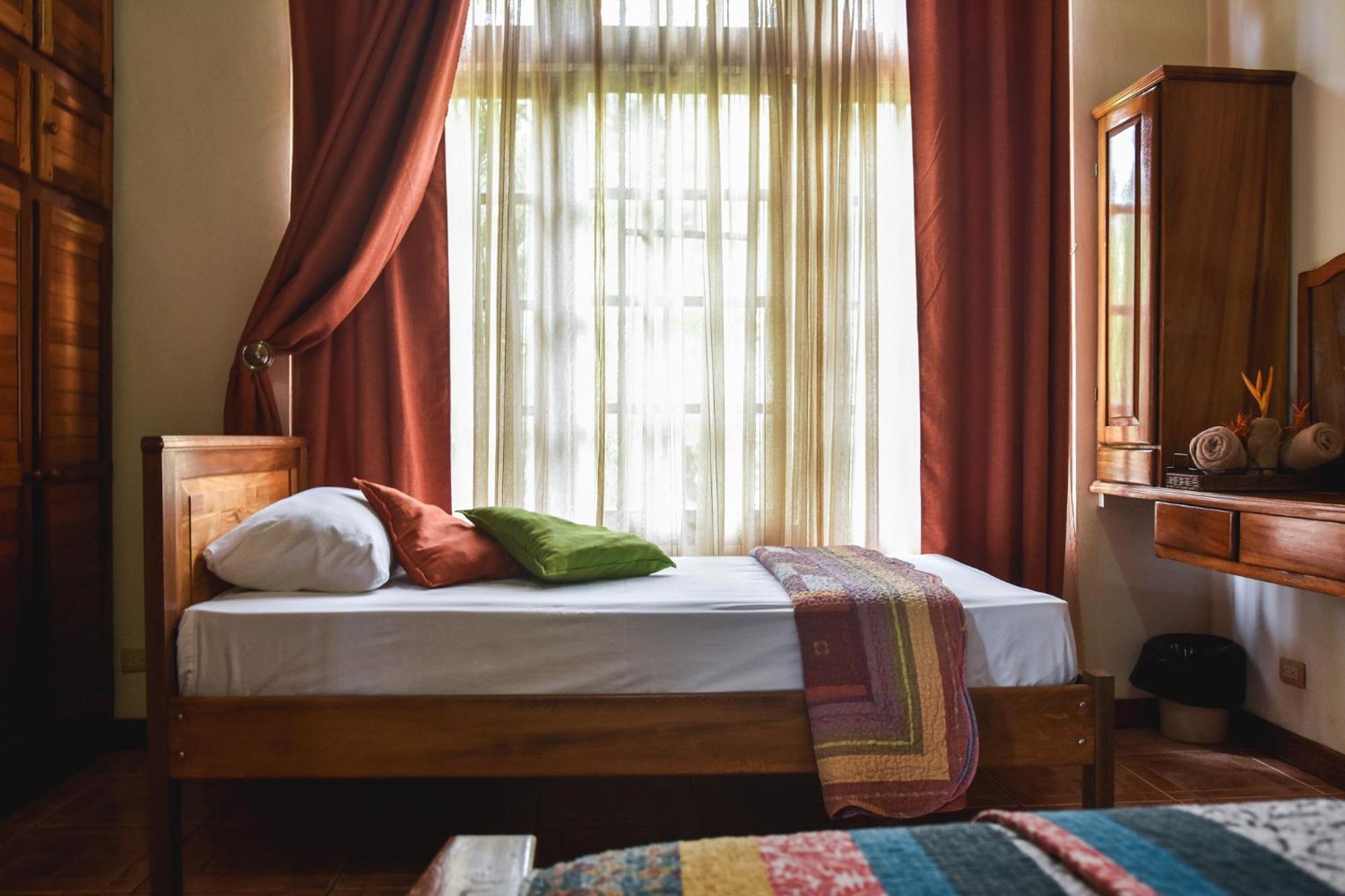 Casa Cora Bed And Breakfast Carmona Exterior photo